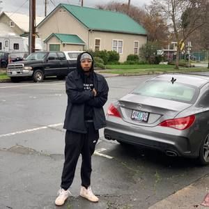 Meet your Posher, Devonte